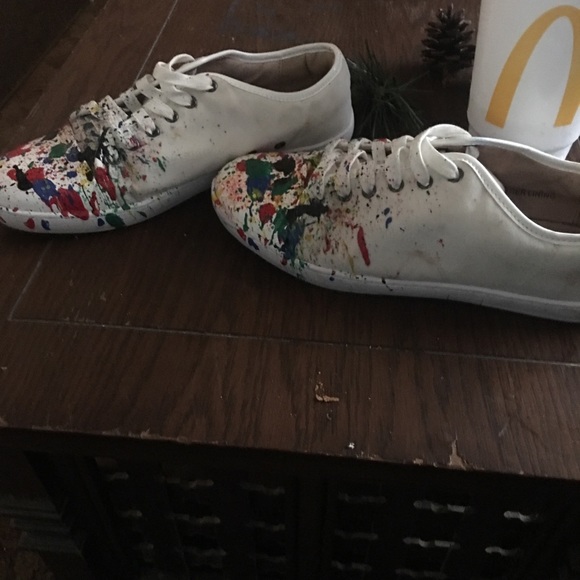 Shoes - Picture 2 of 8